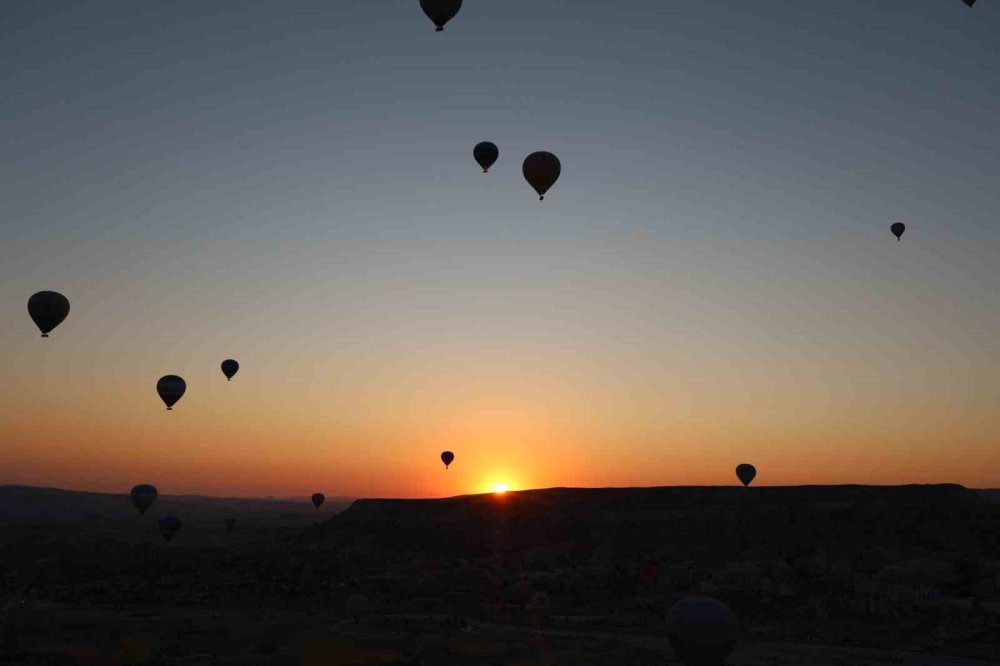 Kapadokya’da Balon Turizmi Zirvede.. 6 Ayda 306 Bin Turist Gökyüzüyle Buluştu!