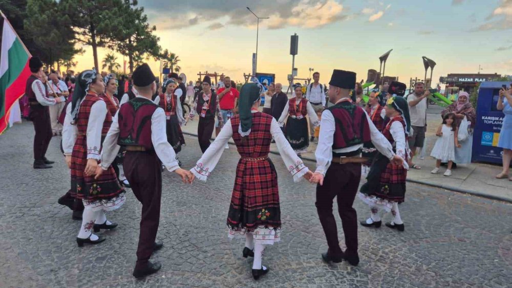 36. Uluslararası Samsun Halk Oyunları Festivali Renkli Görüntülerle Başladı