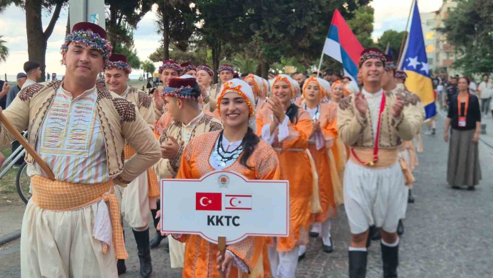 36. Uluslararası Samsun Halk Oyunları Festivali Renkli Görüntülerle Başladı