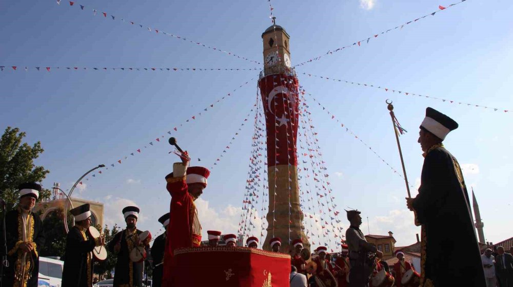 38. Uluslararası Hitit Fuar ve Festivali Kortej Yürüyüşüyle Başladı