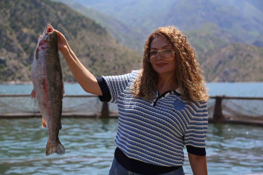 Artvin’de Yerli Somon Üretimi Sürüyor.. Üreticiler İşleme Tesisi İstiyor!