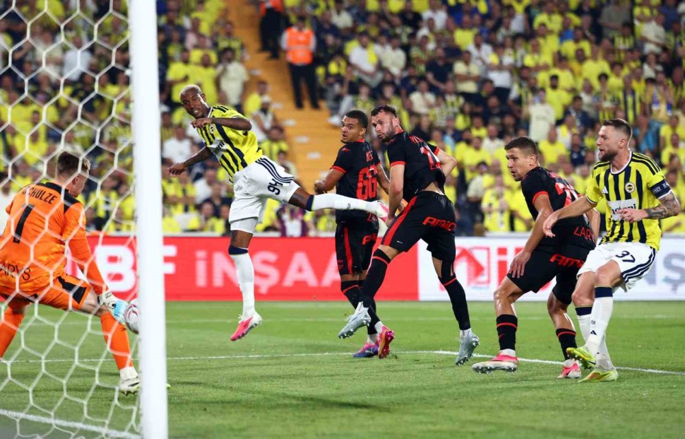 Şampiyonlar Ligi'nde Fenerbahçe Kazandı.. Rövanş Öncesi Kritik Avantaj!