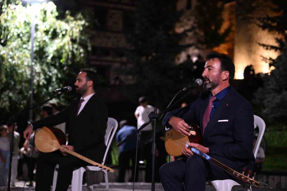 Erzurum Kongresi’nin 107. Yıl Dönümü.. Fener Alayı ve Anma Programıyla Kutlandı!