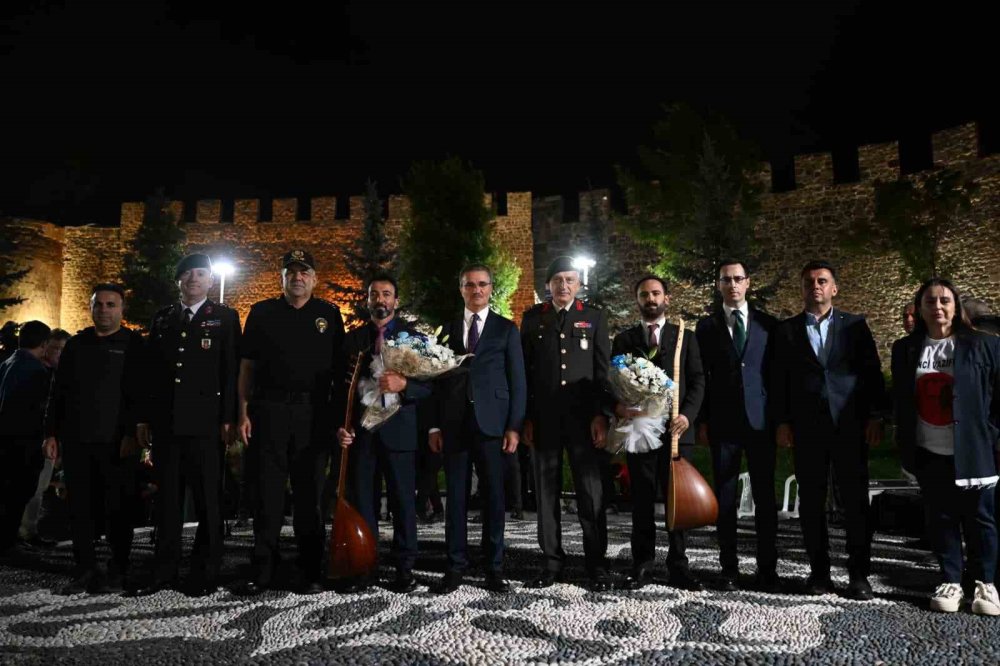 Erzurum Kongresi’nin 107. Yıl Dönümü.. Fener Alayı ve Anma Programıyla Kutlandı!