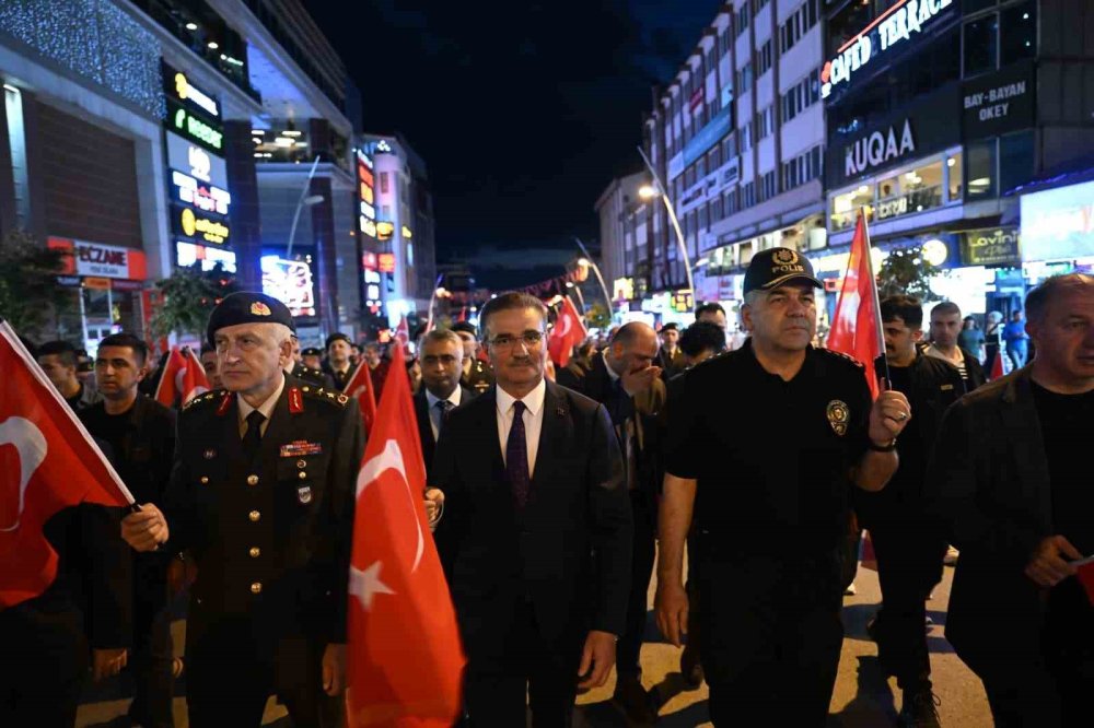 Erzurum Kongresi’nin 107. Yıl Dönümü.. Fener Alayı ve Anma Programıyla Kutlandı!