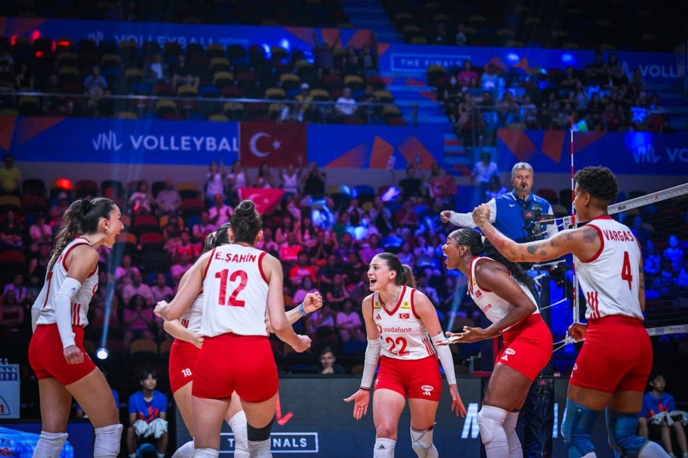 Milletler Ligi’nde Son 4.. A Milli Kadın Voleybol Takımı Yarı Finale Yükseldi!