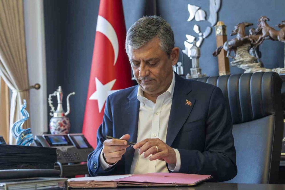 Özgür Özel CHP’den İstifa Etti.. Yeni Parti İçin Resmi Başvuru Yapılıyor!