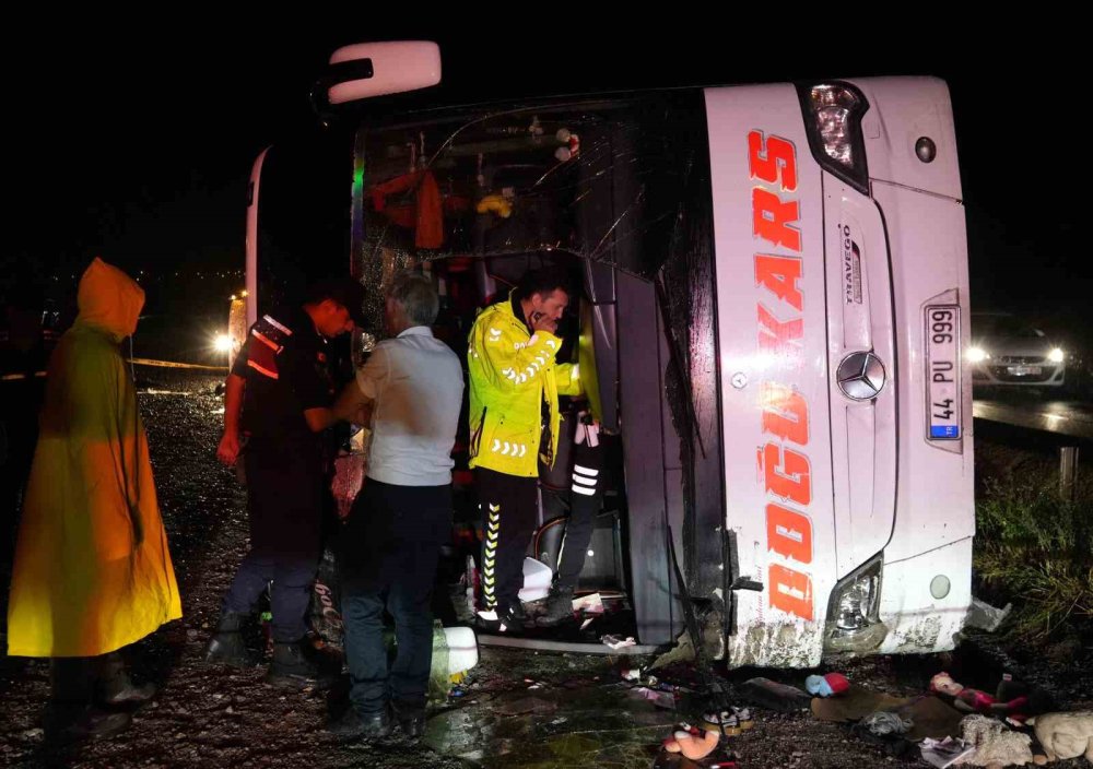 Kırıkkale’de Kaza.. Bursa-Kars Seferini Yapan Otobüs Şarampole Yuvarlandı!