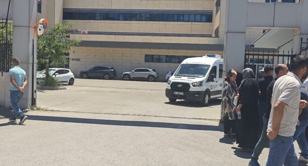 21 Yaşındaki Azize Tekin Erkek Şiddeti Sonucu Yaşamını Yitirdi.. Şüpheli İntihar Etti!