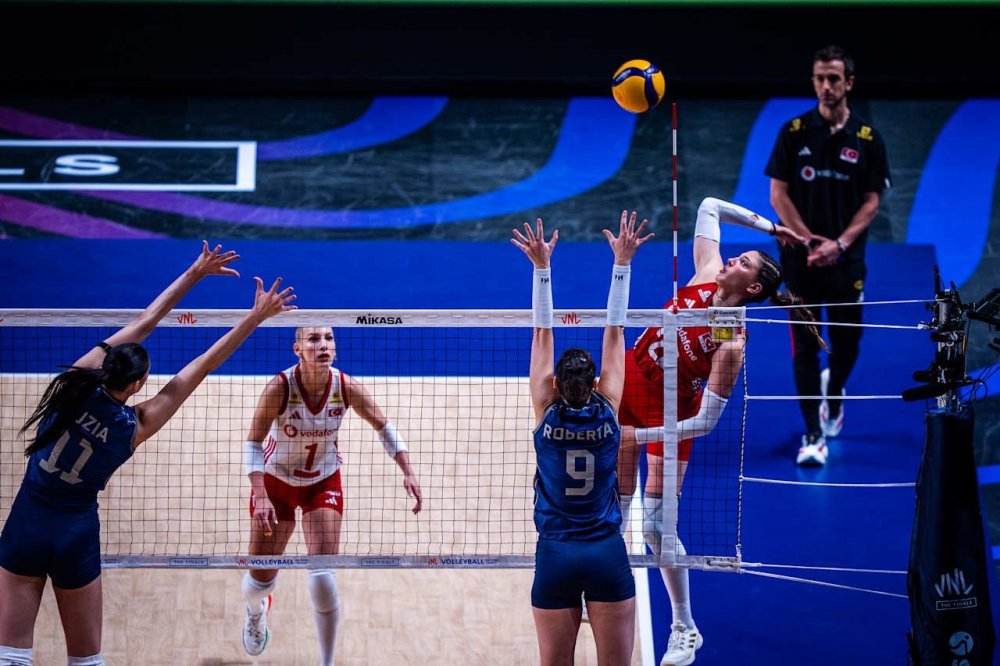 A Milli Kadın Voleybol Takımı, Milletler Ligi’nde Şampiyon Oldu