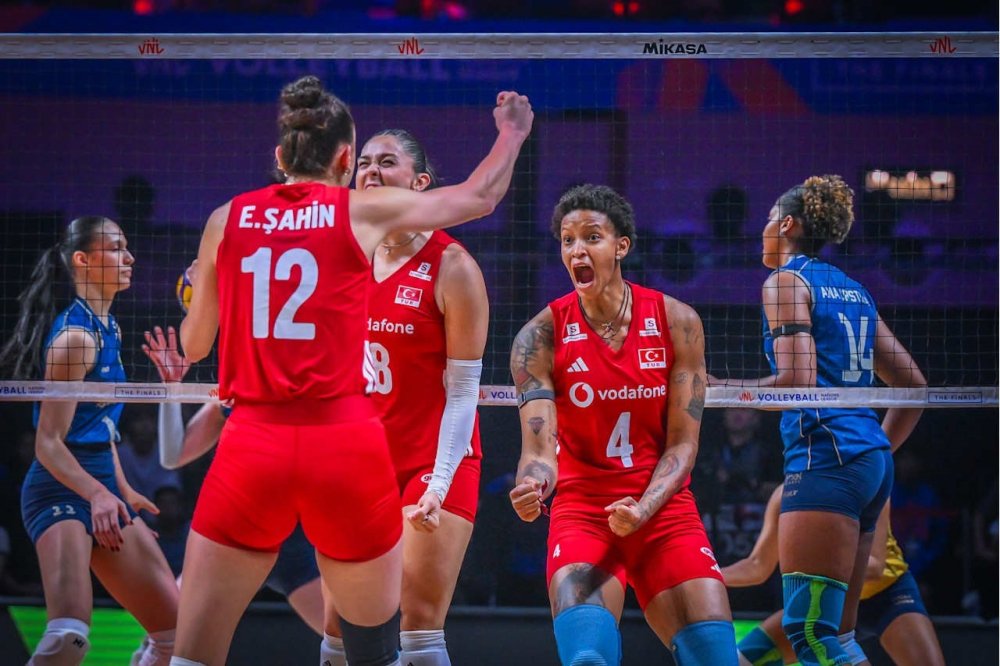 A Milli Kadın Voleybol Takımı, Milletler Ligi’nde Şampiyon Oldu