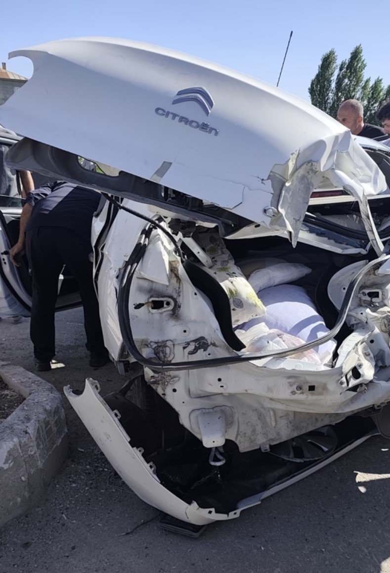 Hakkari’de Üç Ayrı Trafik Kazası: 1 Ölü, 7 Yaralı