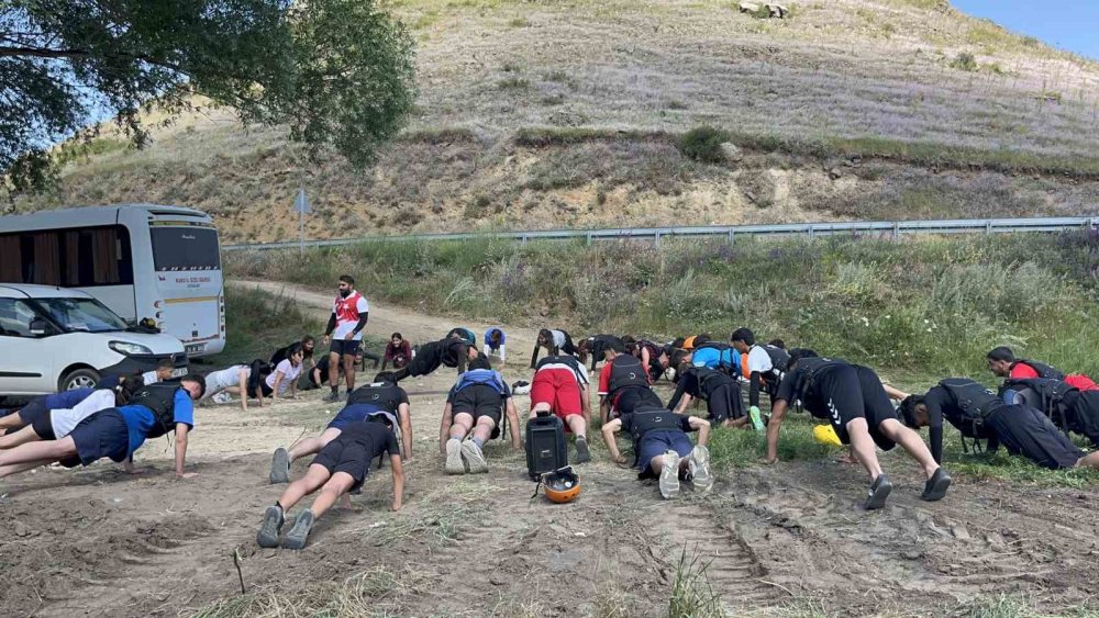 Akyaka’da Rafting Eğitimi Başladı.. Kars’ta İlk Kamp 60 Sporcuyla Düzenleniyor!