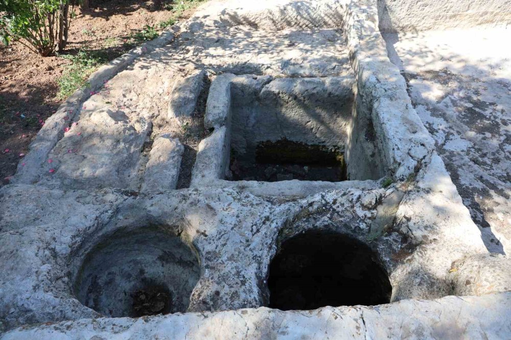 Boşat Kalesi’nde Tarihin İzleri.. Sasanilere Ait Kabartma Dikkat Çekiyor!