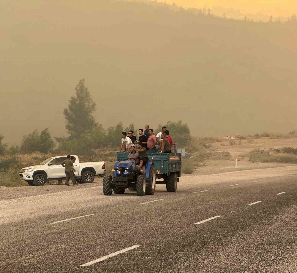 Seydikemer Yangını 8 Saattir Sürüyor