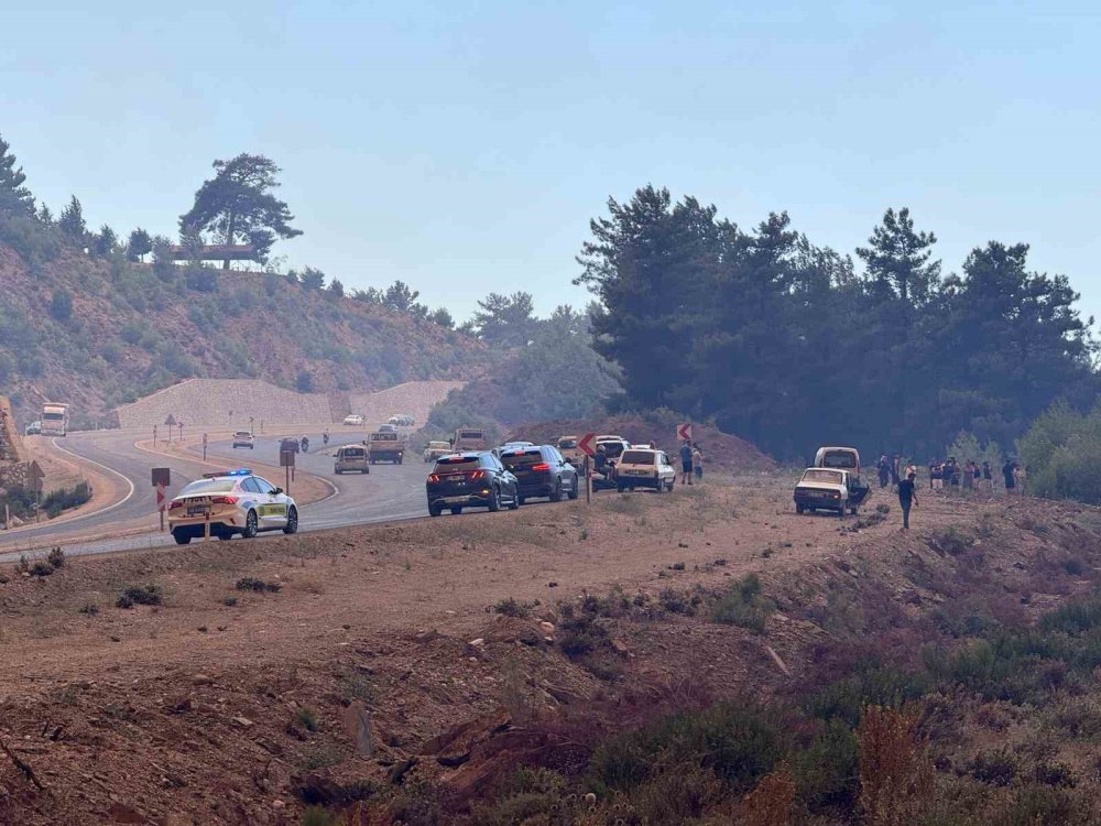 Seydikemer Yangını 8 Saattir Sürüyor