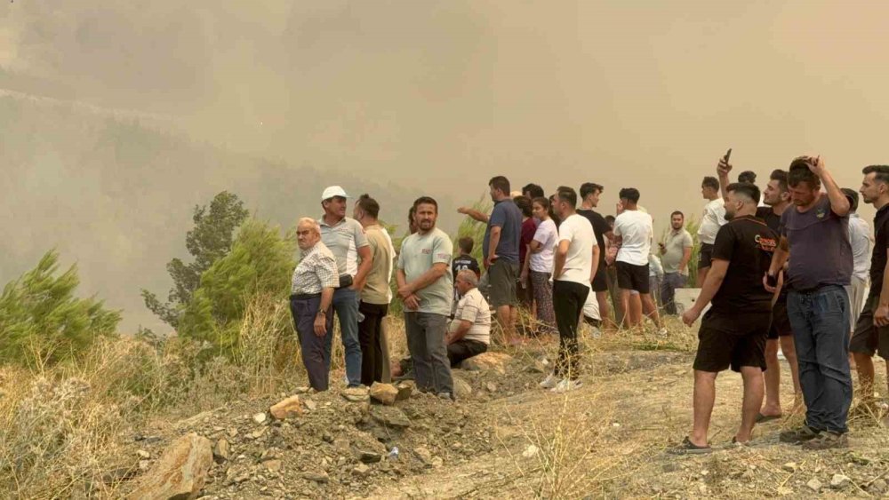 Seydikemer Yangını 8 Saattir Sürüyor