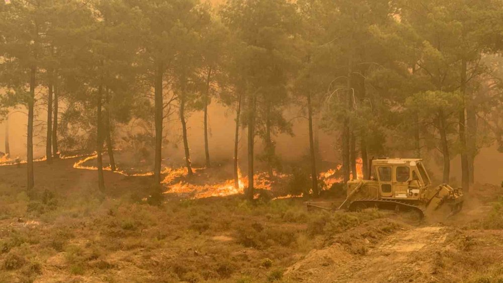 Seydikemer Yangını 8 Saattir Sürüyor