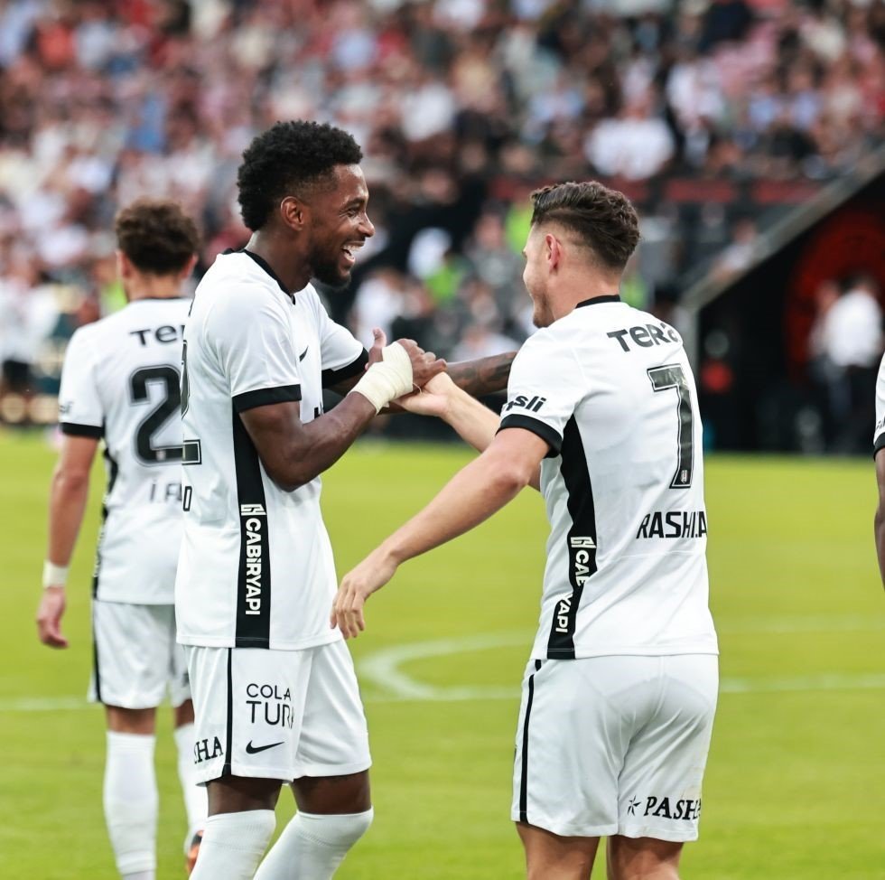 Avrupa Kupalarında Farklı Gece.. Beşiktaş Üst Tura Yükseldi, Başakşehir Elendi!