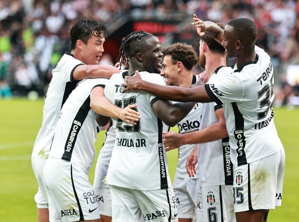 Avrupa Kupalarında Farklı Gece.. Beşiktaş Üst Tura Yükseldi, Başakşehir Elendi!