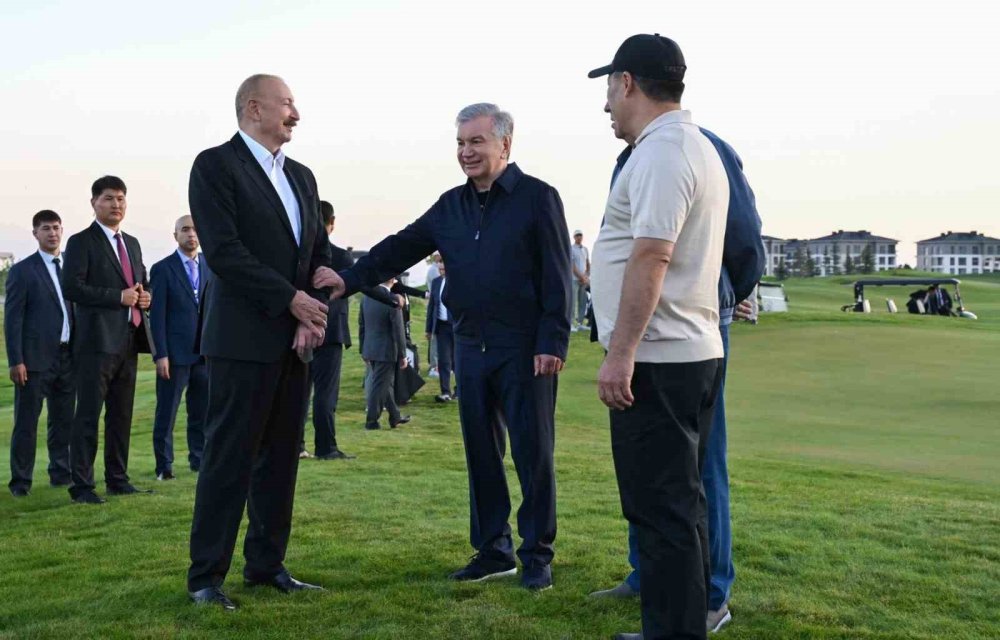 Caparov, Aliyev, Mirziyoyev ve Rahman.. Kırgızistan’daki Golf Açılışında Buluştu!