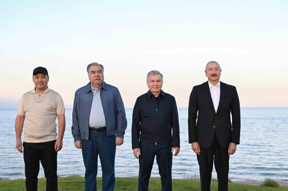 Caparov, Aliyev, Mirziyoyev ve Rahman.. Kırgızistan’daki Golf Açılışında Buluştu!