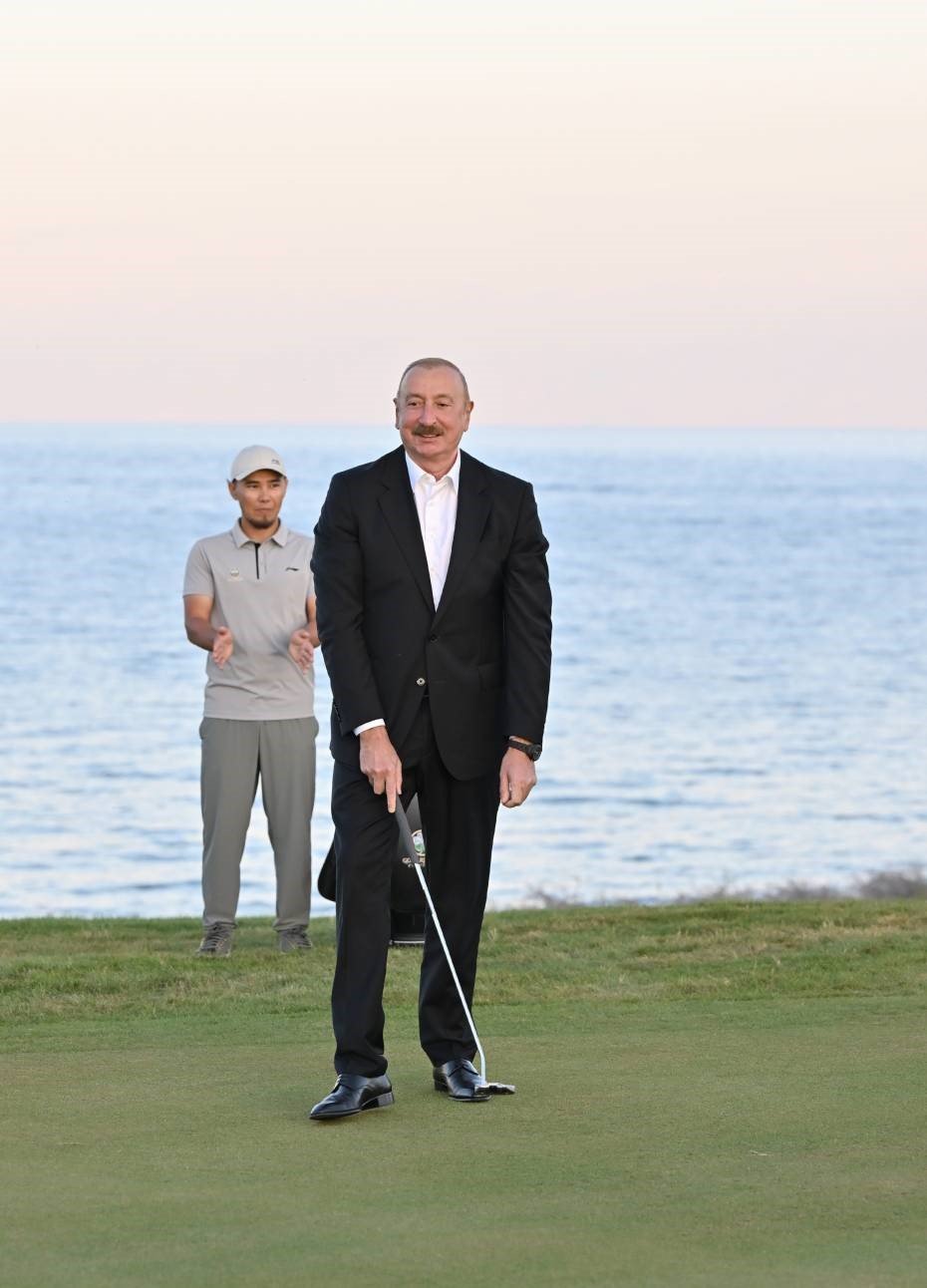 Caparov, Aliyev, Mirziyoyev ve Rahman.. Kırgızistan’daki Golf Açılışında Buluştu!
