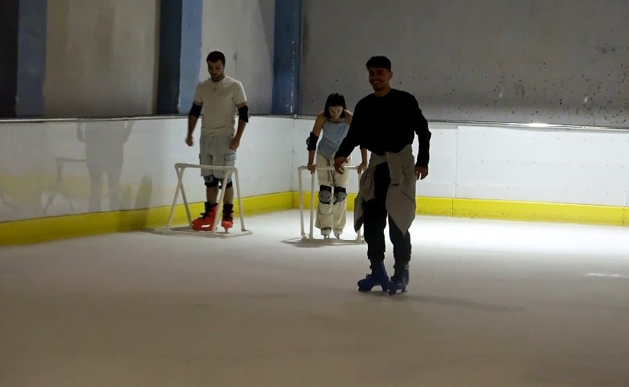 38 Derece Sıcaktan Eksi 8 Dereceye: Antalyalıların Serinleme Yolu Buz Pisti