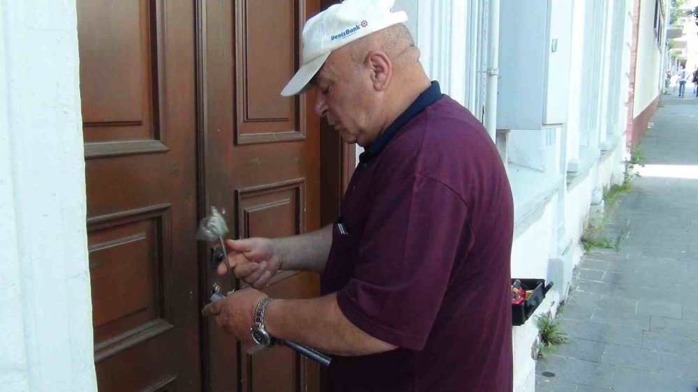 CHP Kars İl Başkanlığı’nda Anahtar Tartışması.. Yeni Yönetim Çilingirle Göreve Başladı!