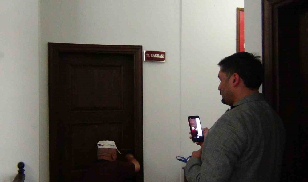 CHP Kars İl Başkanlığı’nda Anahtar Tartışması.. Yeni Yönetim Çilingirle Göreve Başladı!