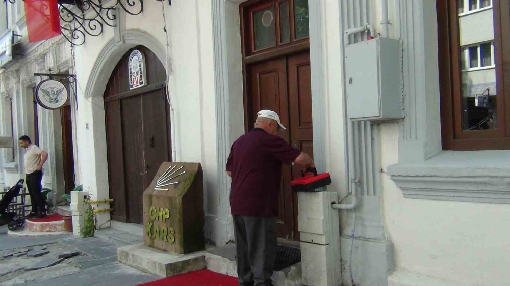 CHP Kars İl Başkanlığı’nda Anahtar Tartışması.. Yeni Yönetim Çilingirle Göreve Başladı!