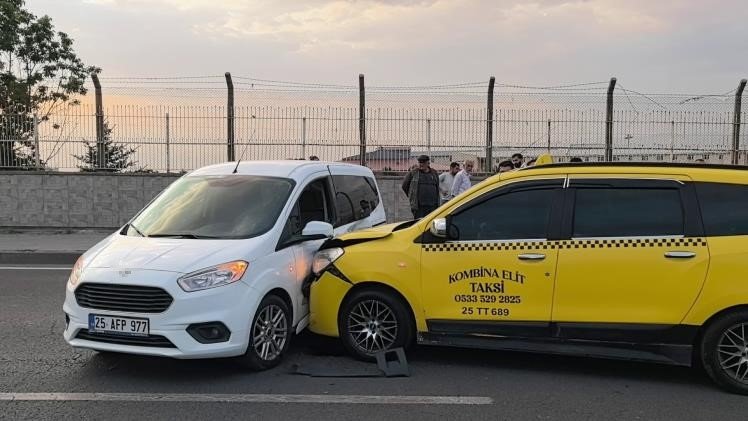 Erzurum’da Zincirleme Kaza.. Çat Yolu’nda 3 Kişi Yaralandı!