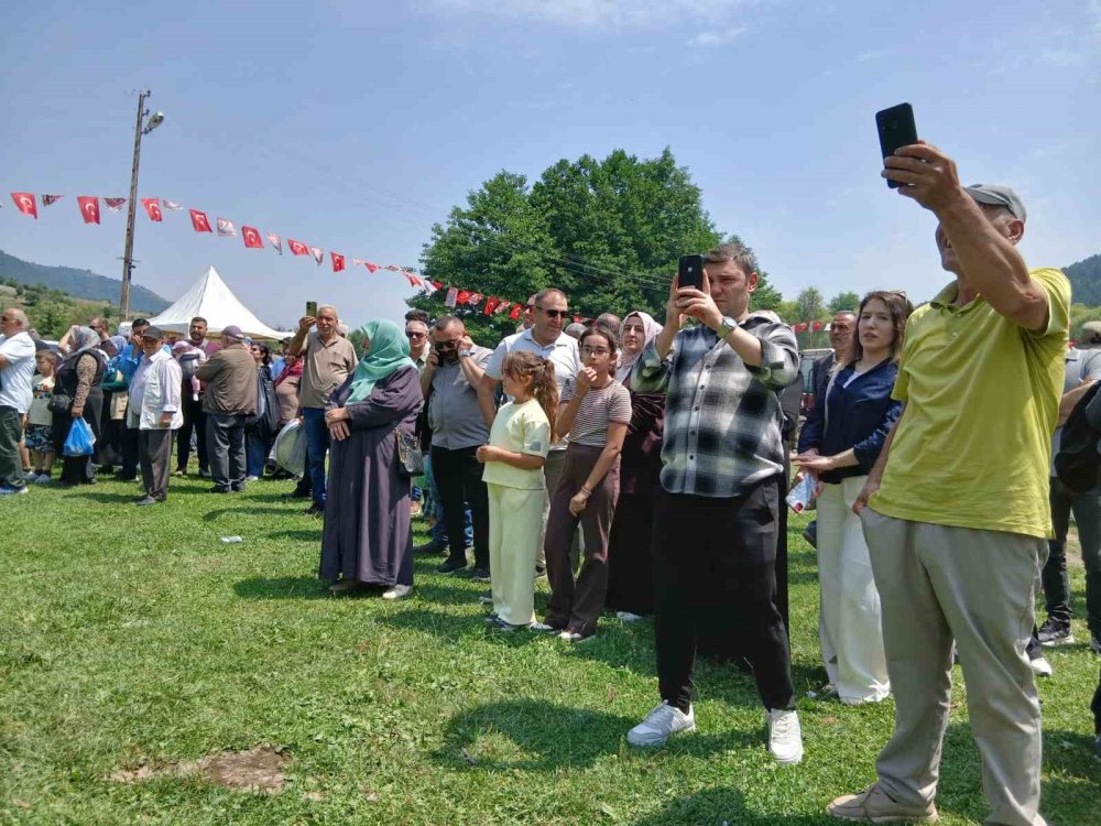 Posof Kültür ve Sanat Festivali’ne Yoğun İlgi.. Aşıklar ve Halk Oyunları Sahne Aldı!