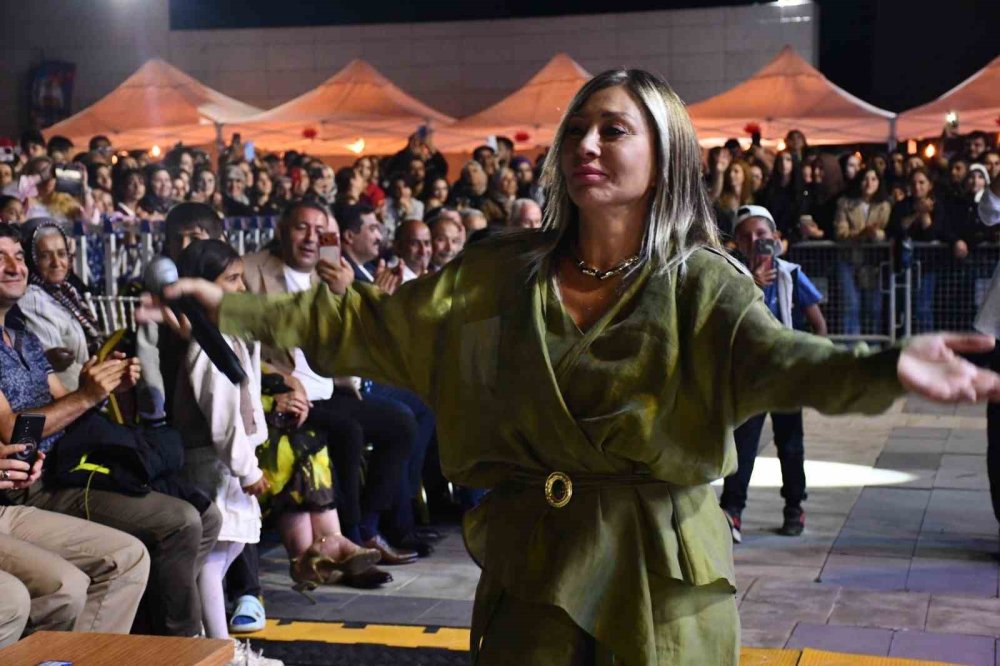 Sarıkamış’ta Toplu Sünnet Şöleni Düzenlendi.. Yaklaşık 300 Çocuk Aynı Sevinci Paylaştı!