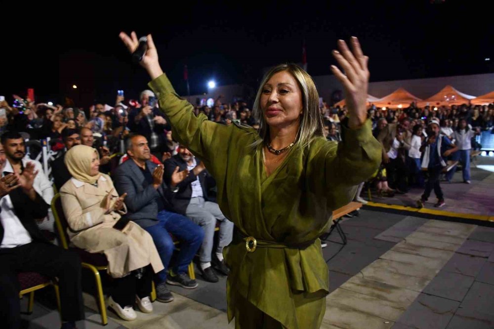 Sarıkamış’ta Toplu Sünnet Şöleni Düzenlendi.. Yaklaşık 300 Çocuk Aynı Sevinci Paylaştı!