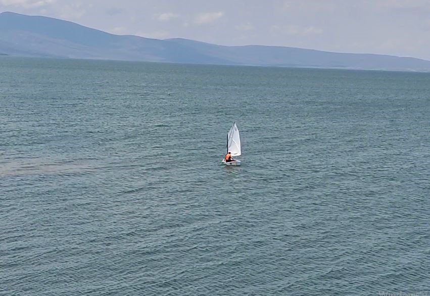 Çıldır Gölü Bu Kez Yelkenle Buluştu.. Su Sporları Potansiyeli Dikkat Çekti!