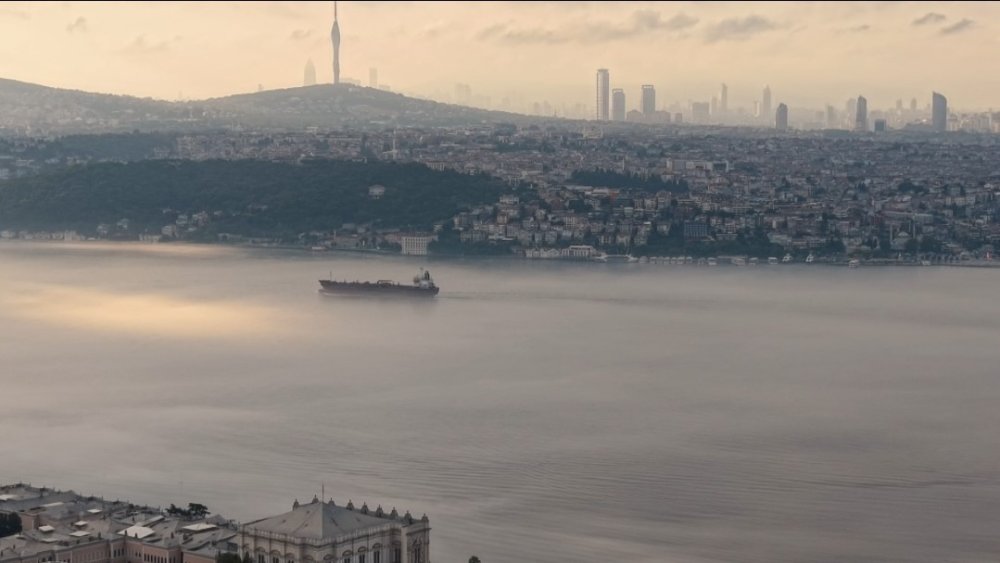 İstanbul’da Yoğun Sis: Boğaz Hattı Trafiğe Kapatıldı