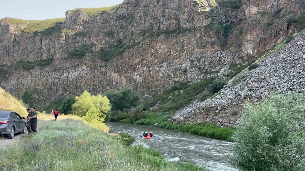 Kars’ta Rafting Temel Eğitim Programı Sona Erdi.. Kamp 9 Gün Sürdü!