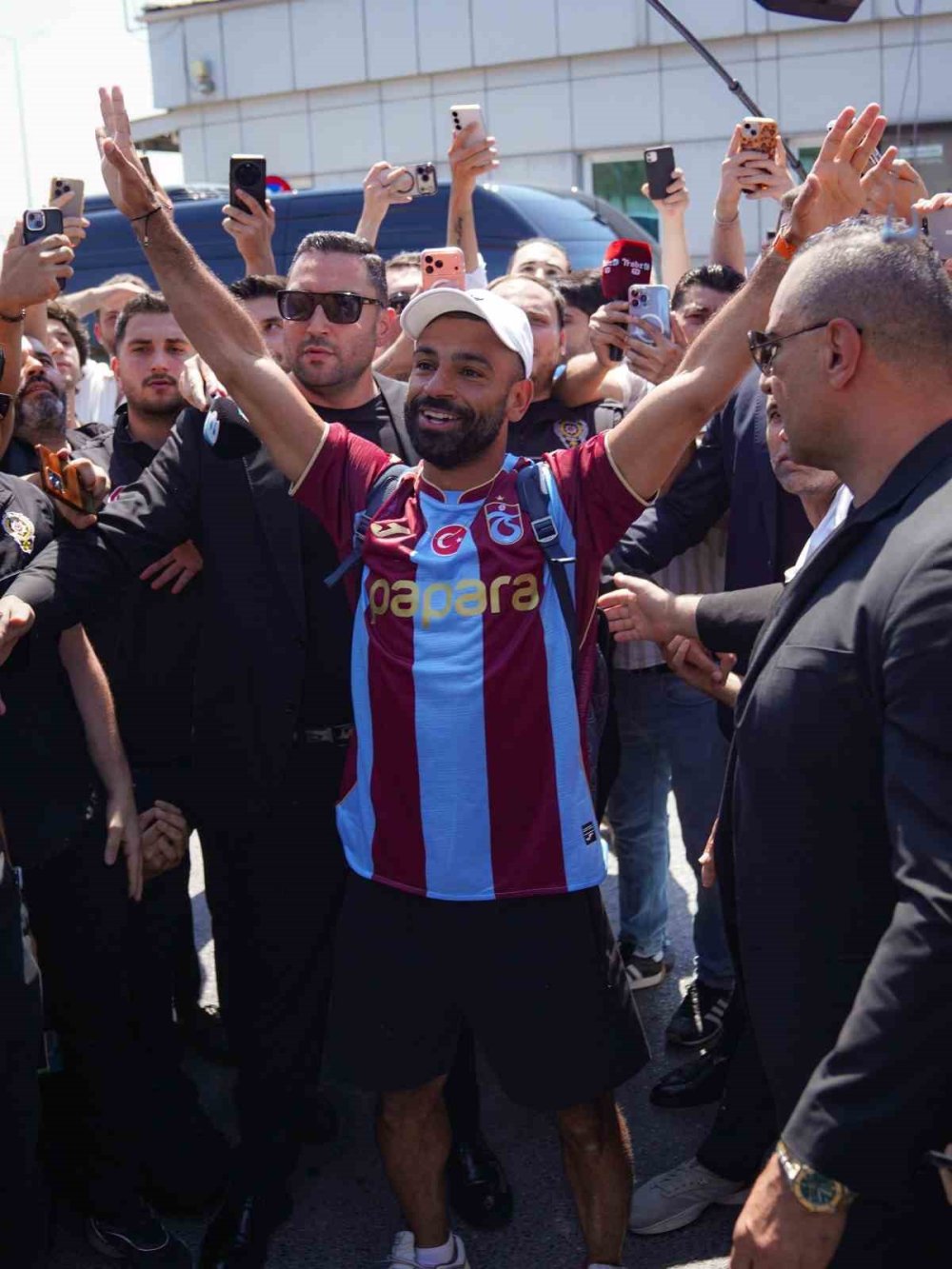 Türkiye Futbolu'nda Hareketli Gün.. Salah Transferi, Kupa Takvimi ve Lig Gündemi!
