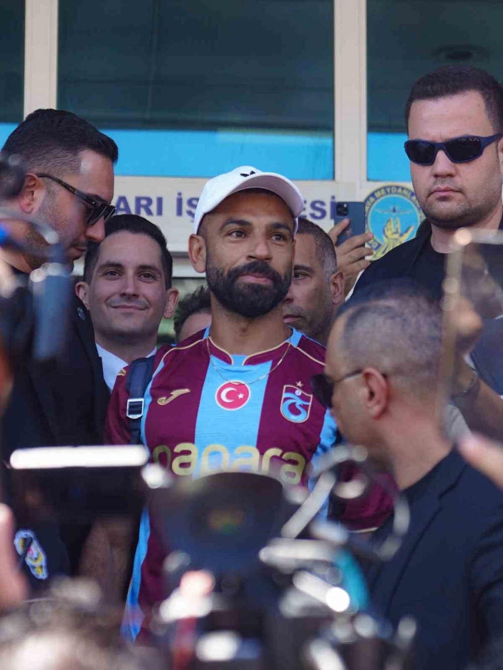 Türkiye Futbolu'nda Hareketli Gün.. Salah Transferi, Kupa Takvimi ve Lig Gündemi!