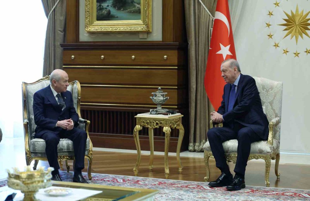 Cumhurbaşkanı Recep Tayyip Erdoğan Ve Mhp Lideri Devlet Bahçeli’nin Cumhurbaşkanlığı Külliyesindeki Görüşmesi Başladı.
