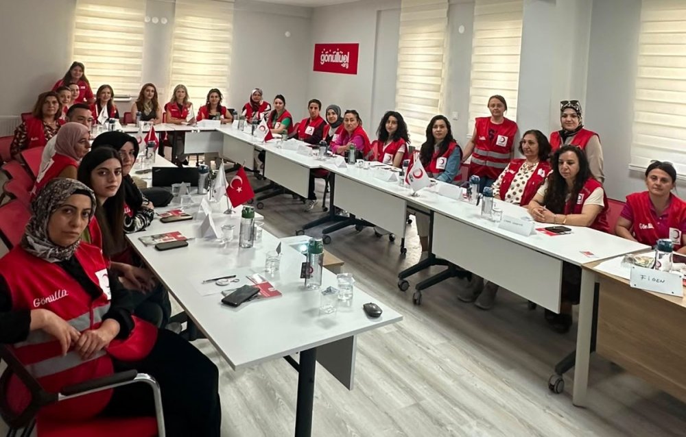 Kars'ta Gönüllüler Sahada.. Evde Bakım Hareketi İhtiyaç Sahiplerine Ulaşıyor!