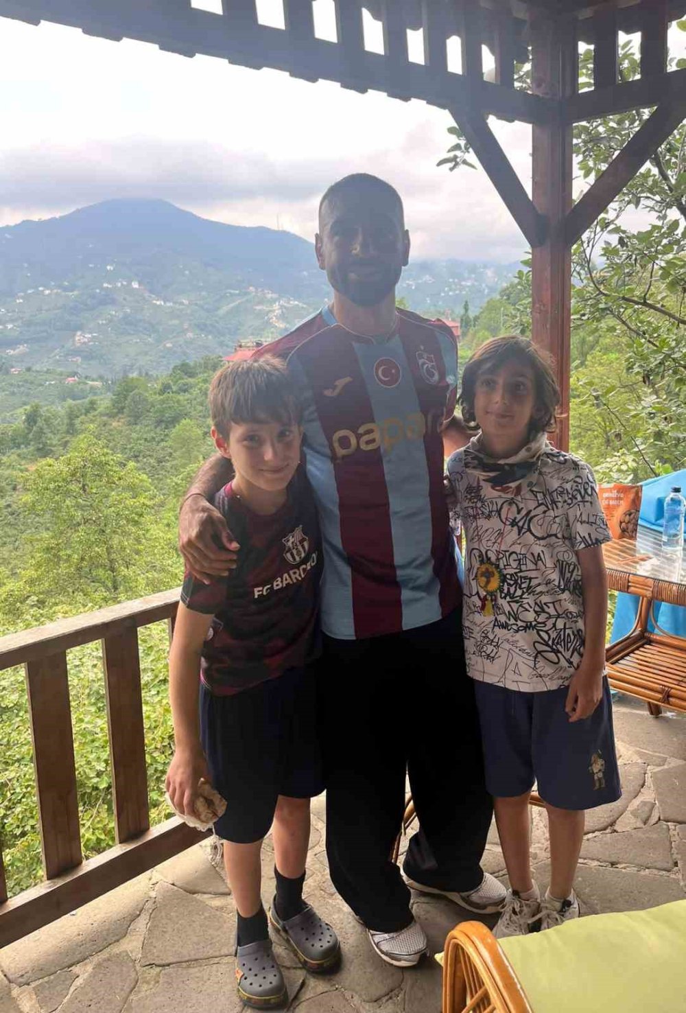 Salah Trabzonspor’a İmzayı Attı, Ayağının Tozuyla Reklam Filmi Çekimine Katıldı