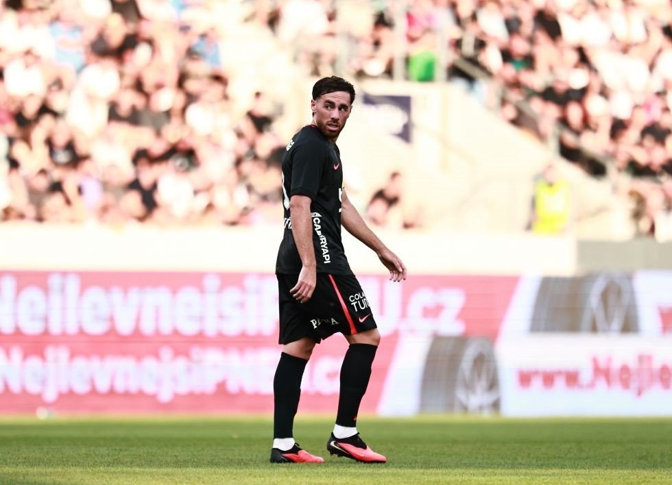UEFA Avrupa Ligi’nde Beşiktaş Güldü.. 10 Kişiyle Hradec Kralove’yi Geçti!