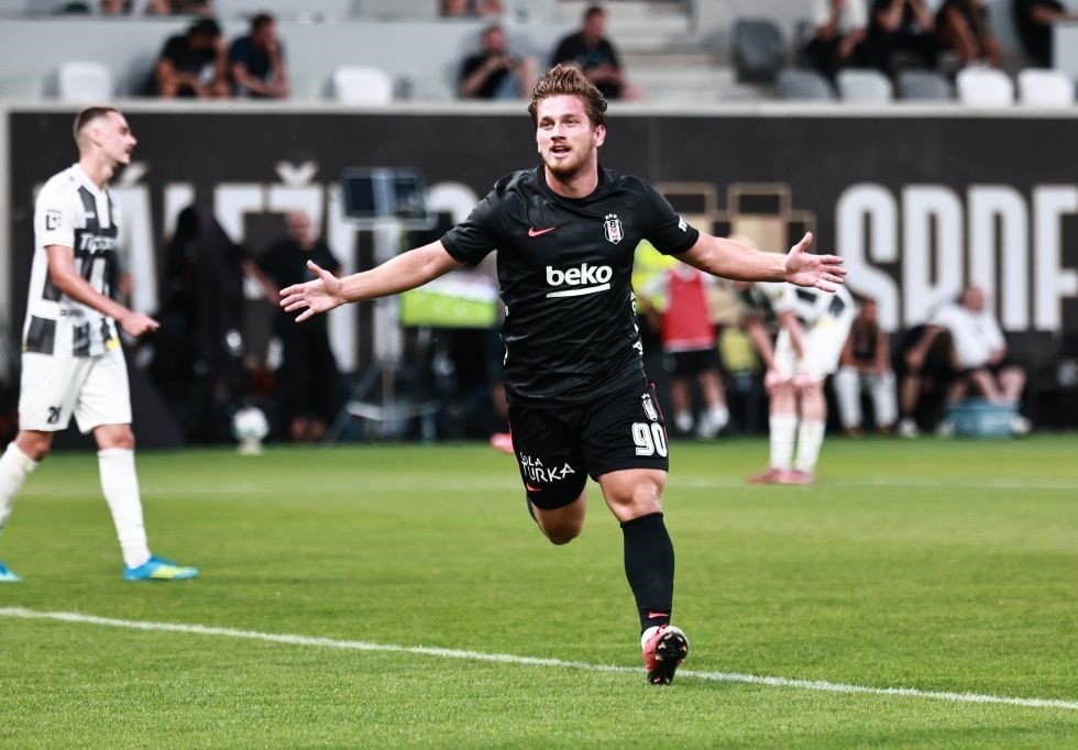 UEFA Avrupa Ligi’nde Beşiktaş Güldü.. 10 Kişiyle Hradec Kralove’yi Geçti!