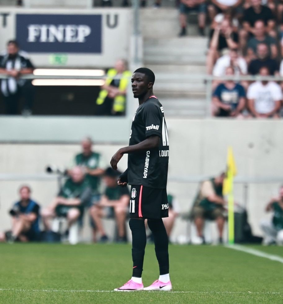 UEFA Avrupa Ligi’nde Beşiktaş Güldü.. 10 Kişiyle Hradec Kralove’yi Geçti!