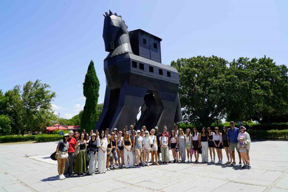 Mitolojiden Geleceğe: Dört Ülkeden Gençler Troya’yı Yeniden Tasarladı