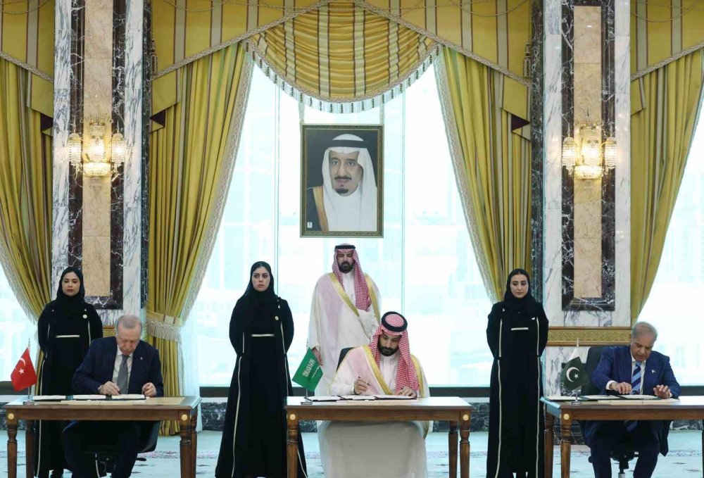 Türkiye, Suudi Arabistan Ve Pakistan Arasında Ortak Savunma Anlaşması İmzalandı