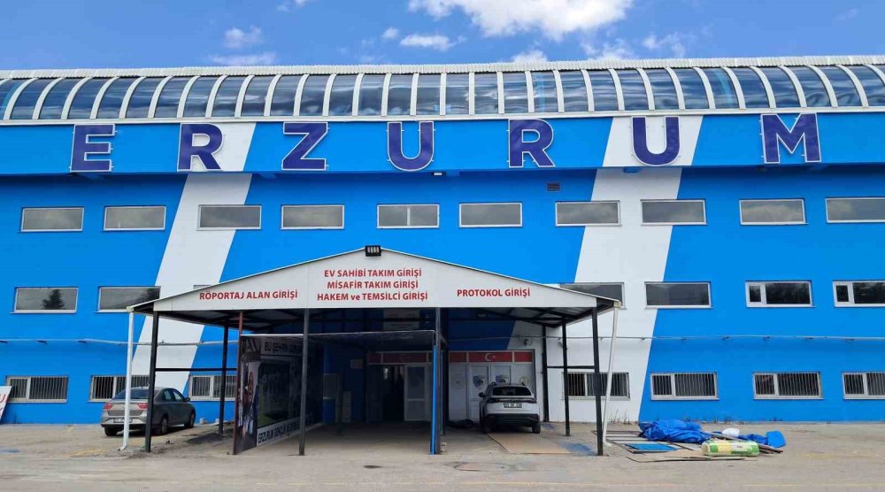 Yaklaşık 5 Sezon Sonra Tam Kapasite.. Erzurum'da Doğu ve Batı Tribünleri Hizmete Girdi!