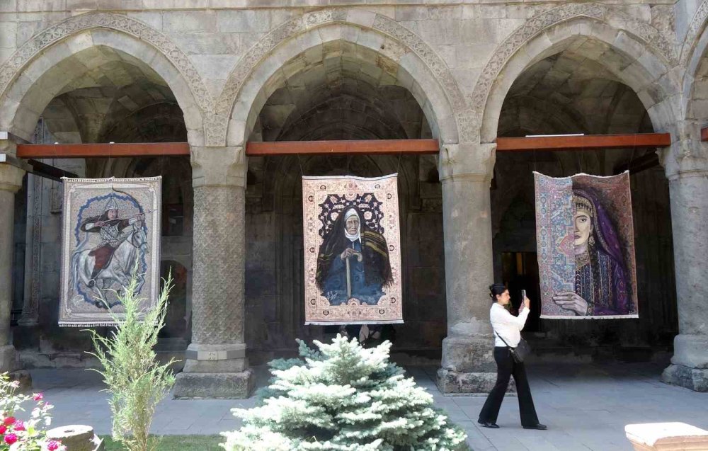 Erzurum’da Günün Öne Çıkanları.. Kilim Sergisinden Transfer ve Trafik Bilançosuna!